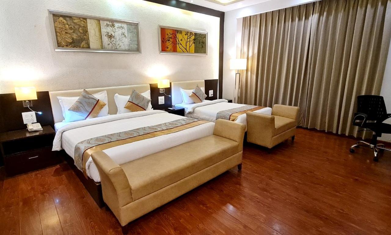 Bravura Gold Resort Meerut Luaran gambar