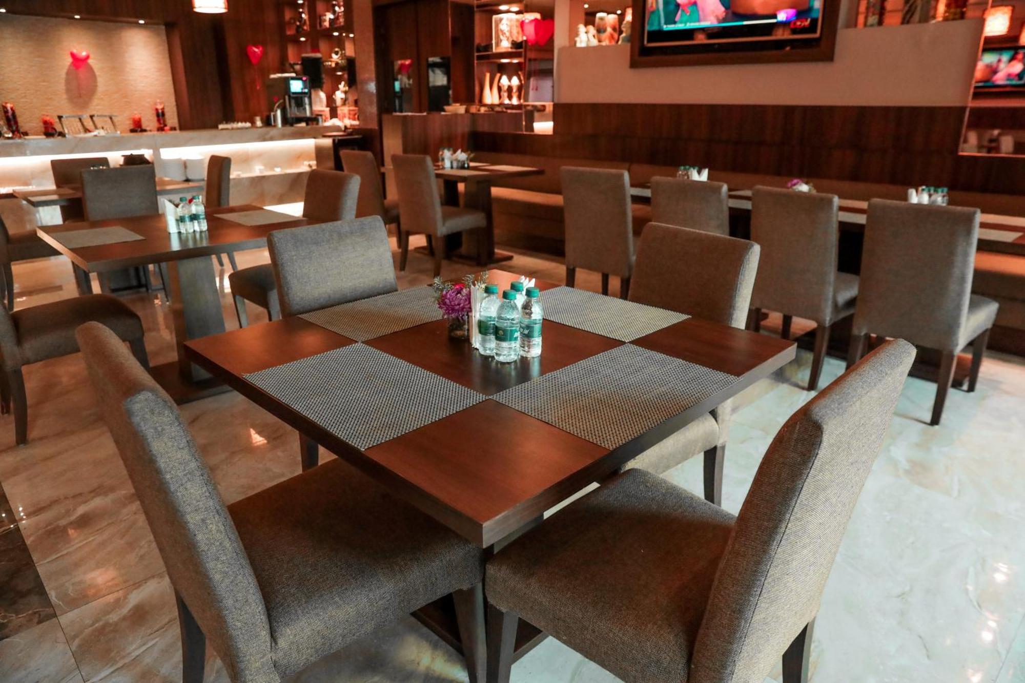 Bravura Gold Resort Meerut Luaran gambar