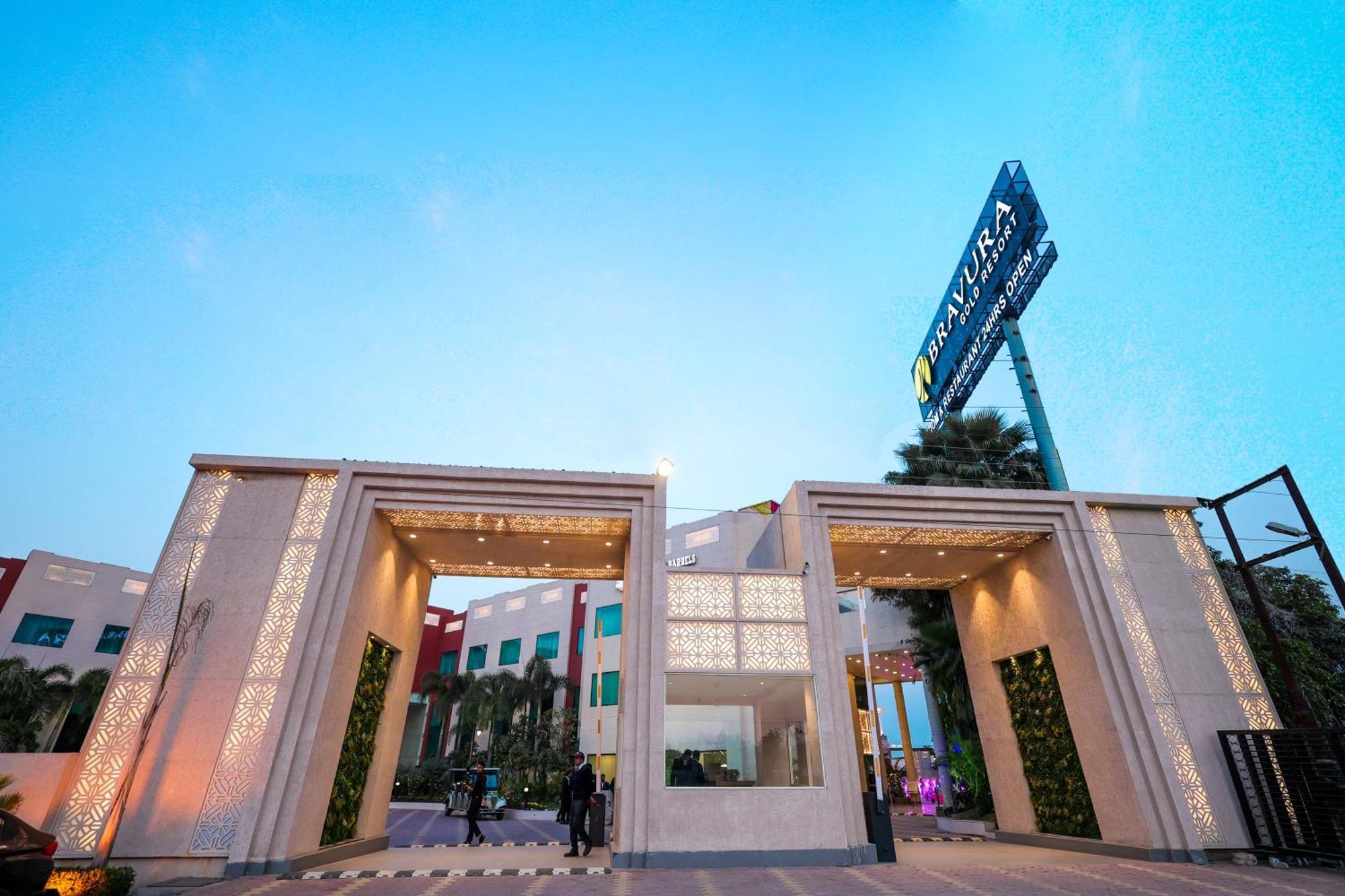 Bravura Gold Resort Meerut Luaran gambar