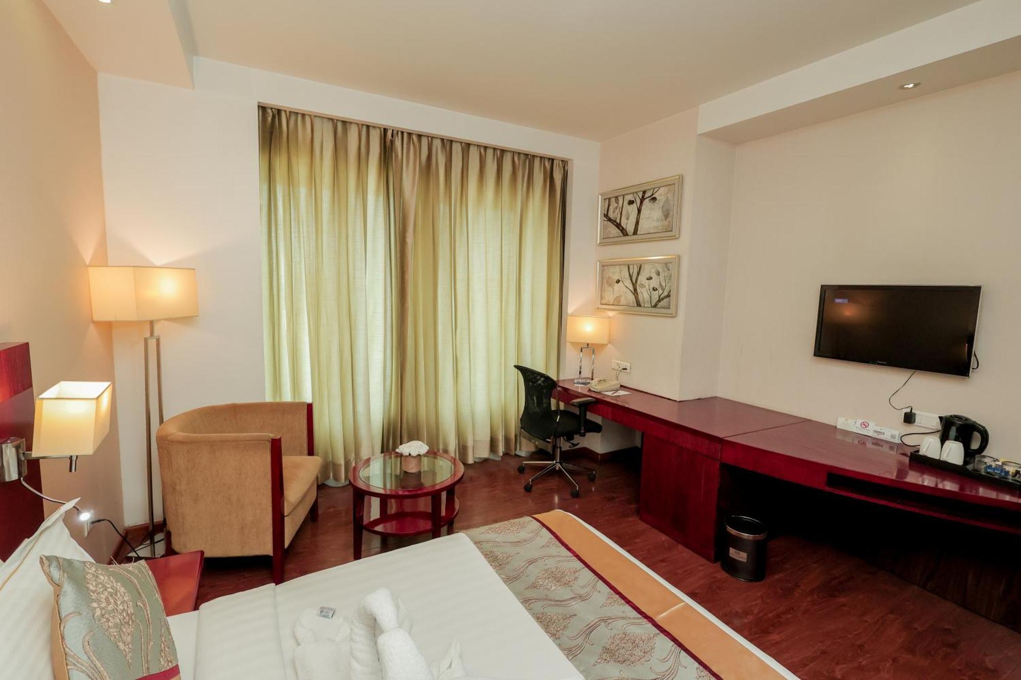 Bravura Gold Resort Meerut Luaran gambar