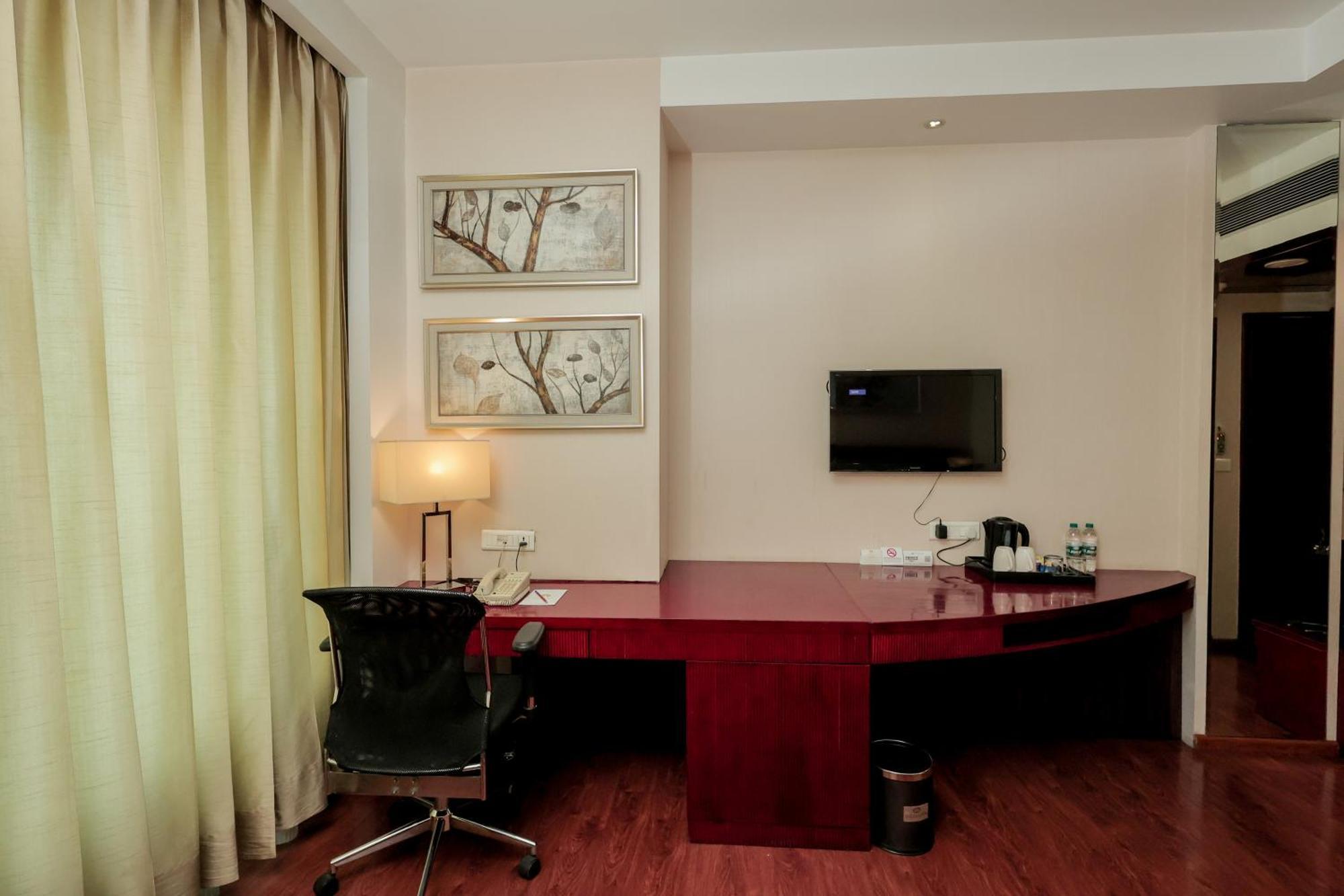 Bravura Gold Resort Meerut Luaran gambar