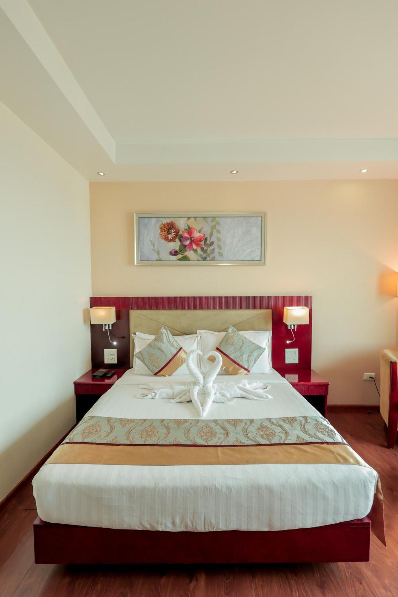 Bravura Gold Resort Meerut Luaran gambar
